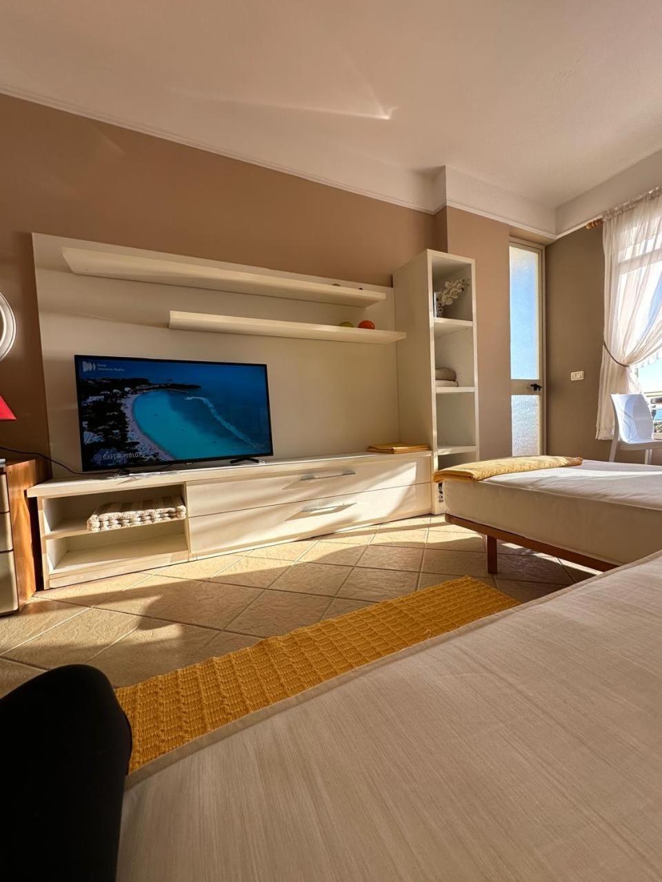 Beach View! Seaside Apartment Durrës Exteriör bild