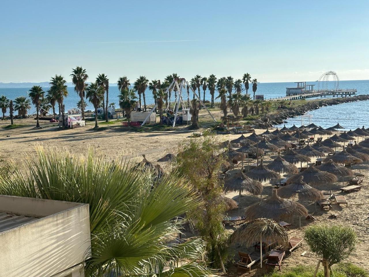 Beach View! Seaside Apartment Durrës Exteriör bild