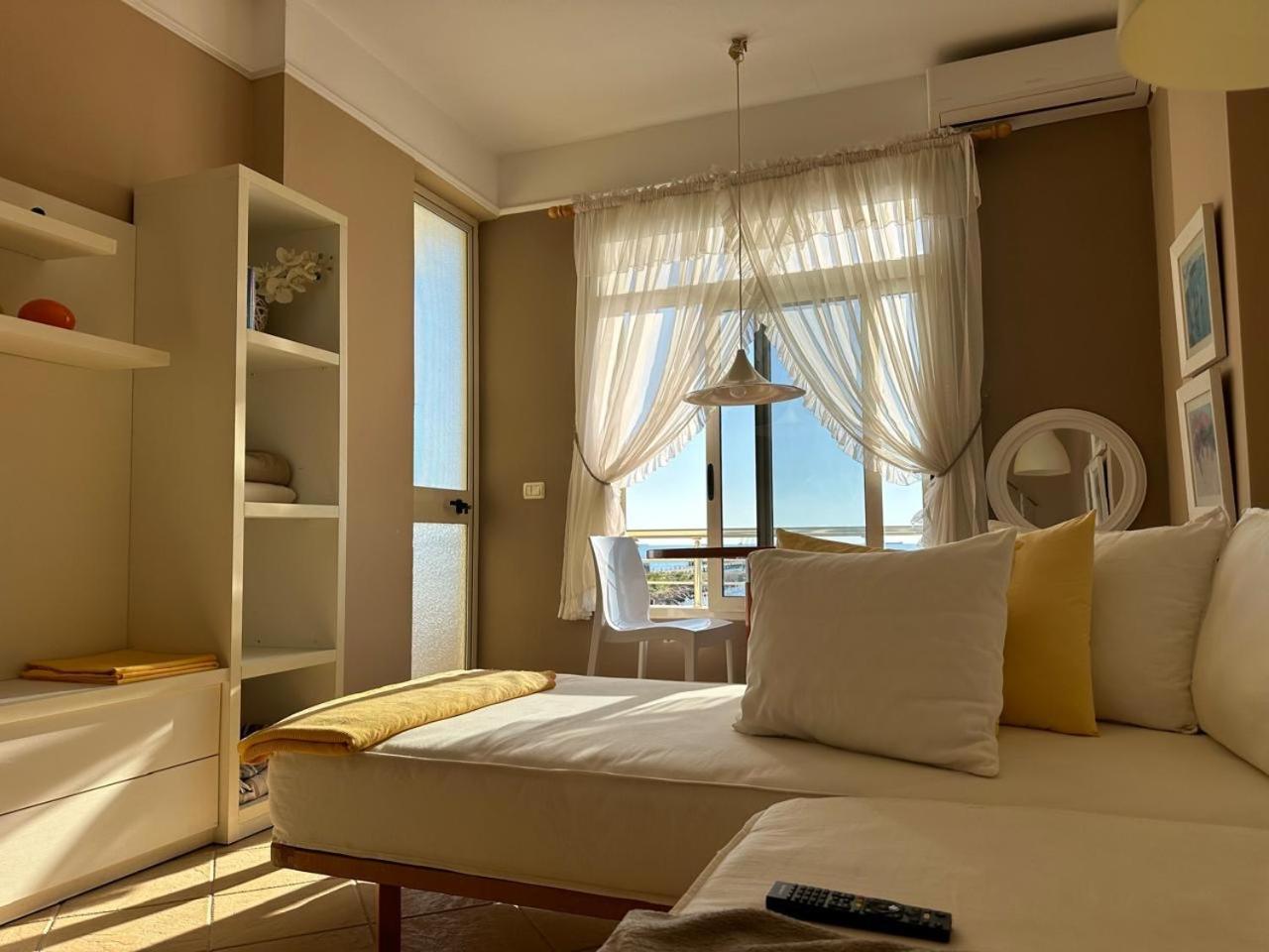 Beach View! Seaside Apartment Durrës Exteriör bild