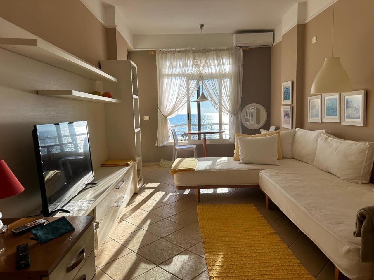 Beach View! Seaside Apartment Durrës Exteriör bild
